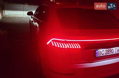 Позашляховик / Кросовер Audi Q8 2019 в 