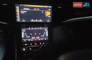 Позашляховик / Кросовер Audi Q8 2019 в 