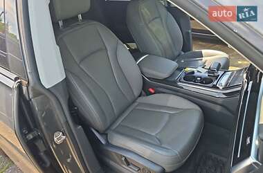 Внедорожник / Кроссовер Audi Q8 2019 в 