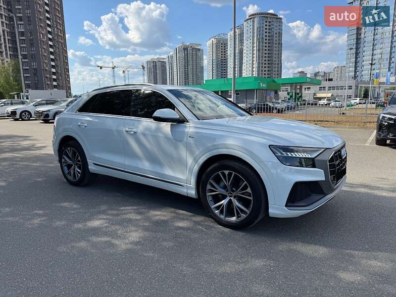 Позашляховик / Кросовер Audi Q8 2021 в Києві