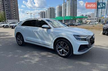 Внедорожник / Кроссовер Audi Q8 2021 в 