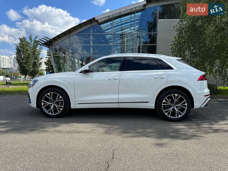 Позашляховик / Кросовер Audi Q8 2021 в Києві