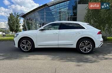 Внедорожник / Кроссовер Audi Q8 2021 в 