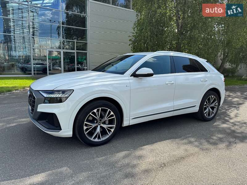 Позашляховик / Кросовер Audi Q8 2021 в Києві
