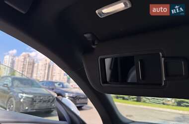 Внедорожник / Кроссовер Audi Q8 2021 в 