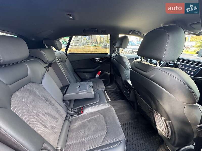 Позашляховик / Кросовер Audi Q8 2021 в Києві