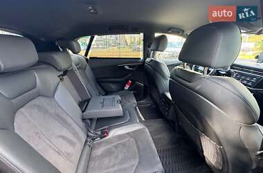 Внедорожник / Кроссовер Audi Q8 2021 в 