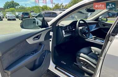 Позашляховик / Кросовер Audi Q8 2018 в 