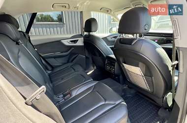 Позашляховик / Кросовер Audi Q8 2018 в 