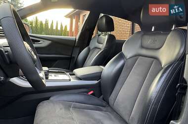 Внедорожник / Кроссовер Audi Q8 2018 в 