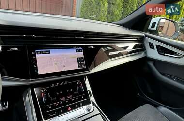 Внедорожник / Кроссовер Audi Q8 2018 в 