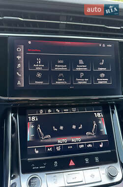 Внедорожник / Кроссовер Audi Q8 2021 в 