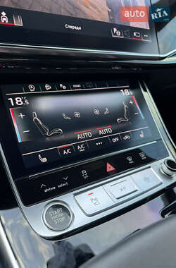 Внедорожник / Кроссовер Audi Q8 2021 в 