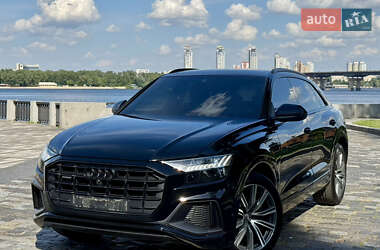 Внедорожник / Кроссовер Audi Q8 2021 в 