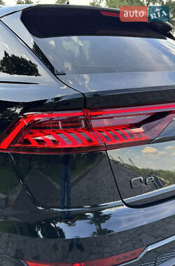 Внедорожник / Кроссовер Audi Q8 2021 в 