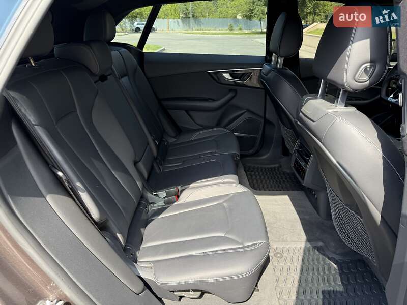 Внедорожник / Кроссовер Audi Q8 2018 в Днепре