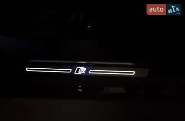 Внедорожник / Кроссовер Audi Q8 2021 в 