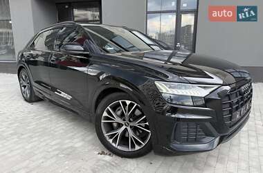 Внедорожник / Кроссовер Audi Q8 2022 в 