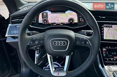 Позашляховик / Кросовер Audi Q8 2024 в 