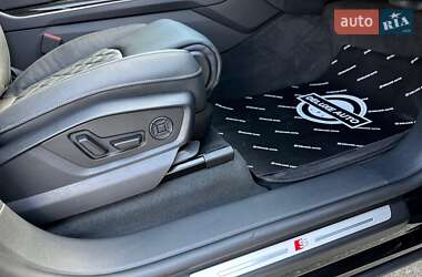 Позашляховик / Кросовер Audi Q8 2024 в 