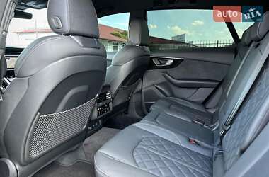 Позашляховик / Кросовер Audi Q8 2024 в 