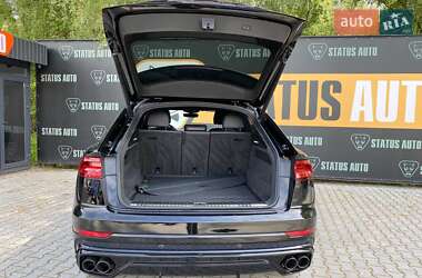 Внедорожник / Кроссовер Audi Q8 2021 в 