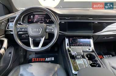Внедорожник / Кроссовер Audi Q8 2021 в 