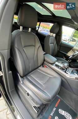 Внедорожник / Кроссовер Audi Q8 2021 в 