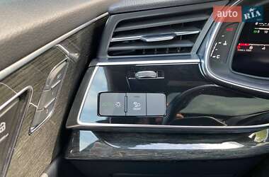 Внедорожник / Кроссовер Audi Q8 2021 в 