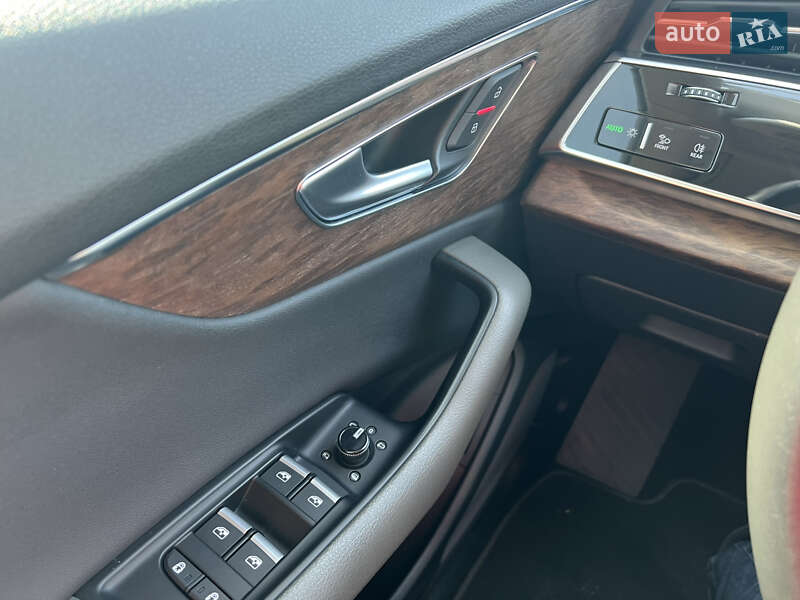 Внедорожник / Кроссовер Audi Q8 2018 в Львове