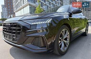Позашляховик / Кросовер Audi Q8 2022 в 