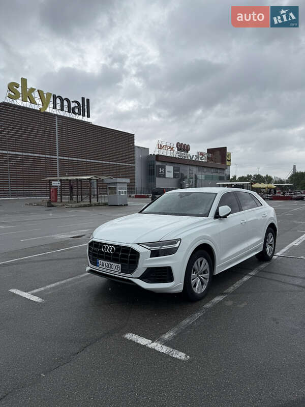 Внедорожник / Кроссовер Audi Q8 2019 в Киеве