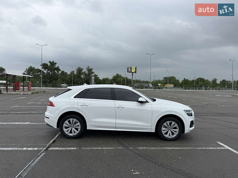 Внедорожник / Кроссовер Audi Q8 2019 в Киеве