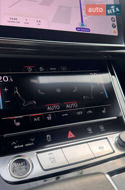 Внедорожник / Кроссовер Audi Q8 2021 в 