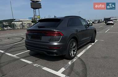 Позашляховик / Кросовер Audi Q8 2021 в 