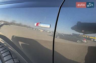 Позашляховик / Кросовер Audi Q8 2021 в 