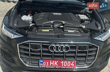 Внедорожник / Кроссовер Audi Q8 2023 в 