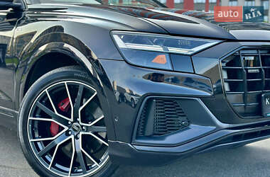 Позашляховик / Кросовер Audi Q8 2019 в 