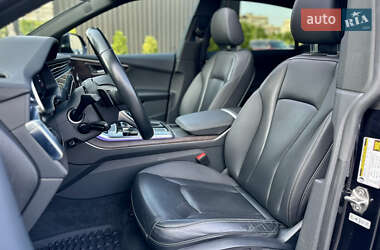 Позашляховик / Кросовер Audi Q8 2019 в 
