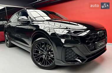 Позашляховик / Кросовер Audi Q8 2025 в 