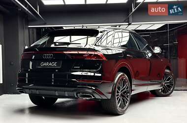 Позашляховик / Кросовер Audi Q8 2025 в 