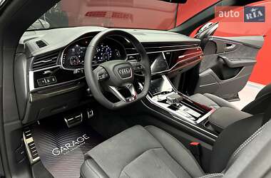 Позашляховик / Кросовер Audi Q8 2025 в 