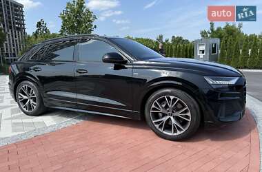 Внедорожник / Кроссовер Audi Q8 2023 в 