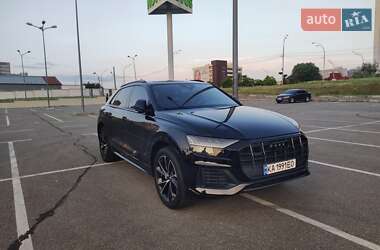 Внедорожник / Кроссовер Audi Q8 2021 в 