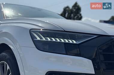 Позашляховик / Кросовер Audi Q8 2019 в 