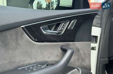 Позашляховик / Кросовер Audi Q8 2019 в 