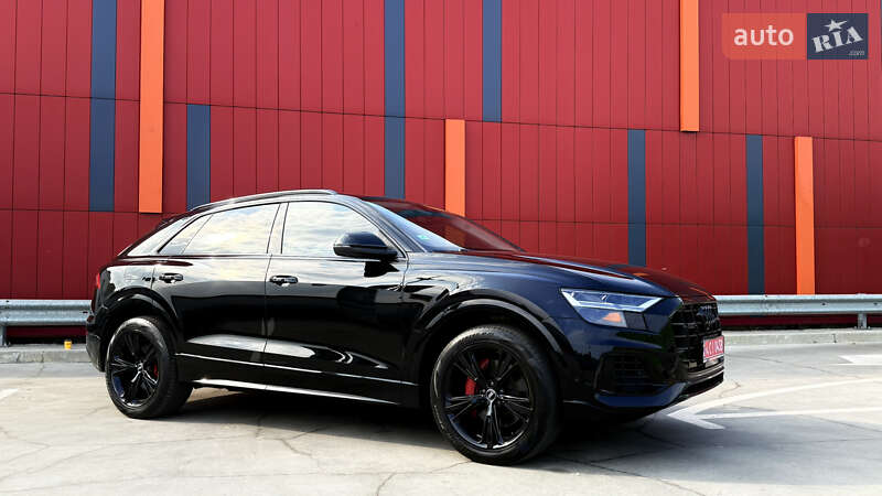 Внедорожник / Кроссовер Audi Q8 2019 в Киеве
