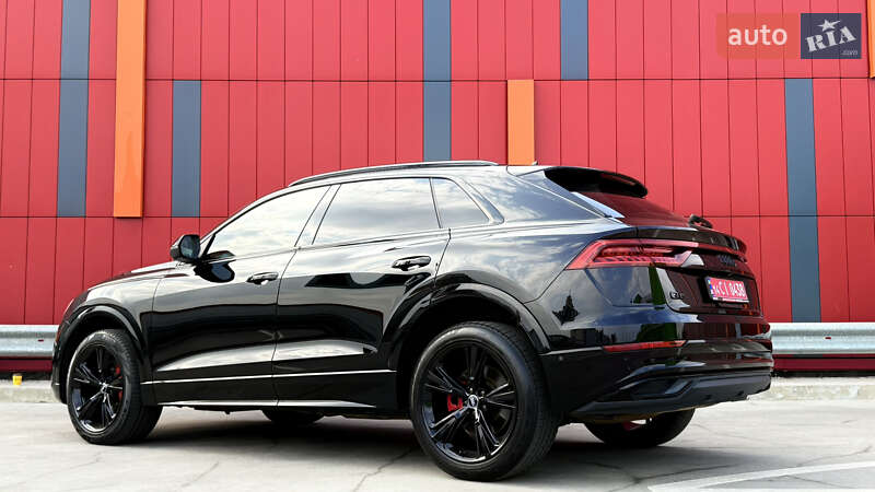 Внедорожник / Кроссовер Audi Q8 2019 в Киеве