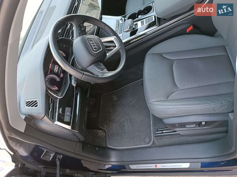 Внедорожник / Кроссовер Audi Q8 2021 в Львове