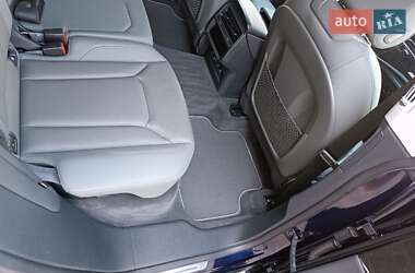 Внедорожник / Кроссовер Audi Q8 2021 в 